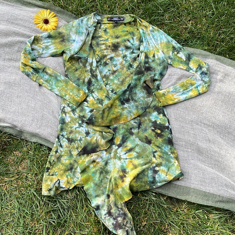🌺 WARRIORWITHINDESIGNS; SF Made; Beautiful Green & Yellow Tie Die Sweater S/M!